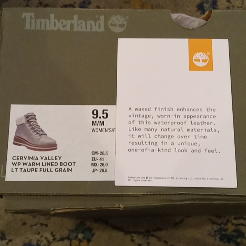 Timberland women's boots-NEW - Picture 7 of 7